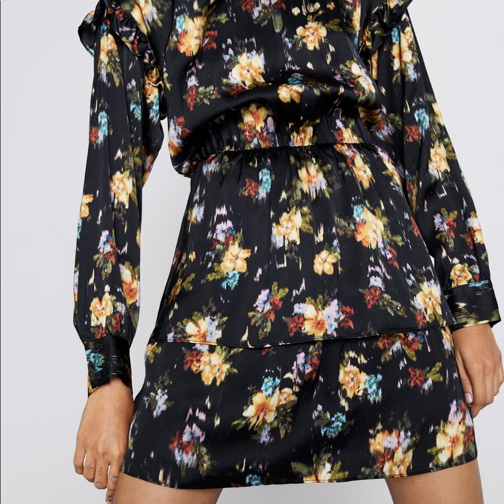 MULTI COLOR RUFFLED PRINT DRESS - Picture 4 of 8